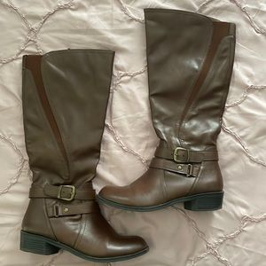 …meToo brown boots